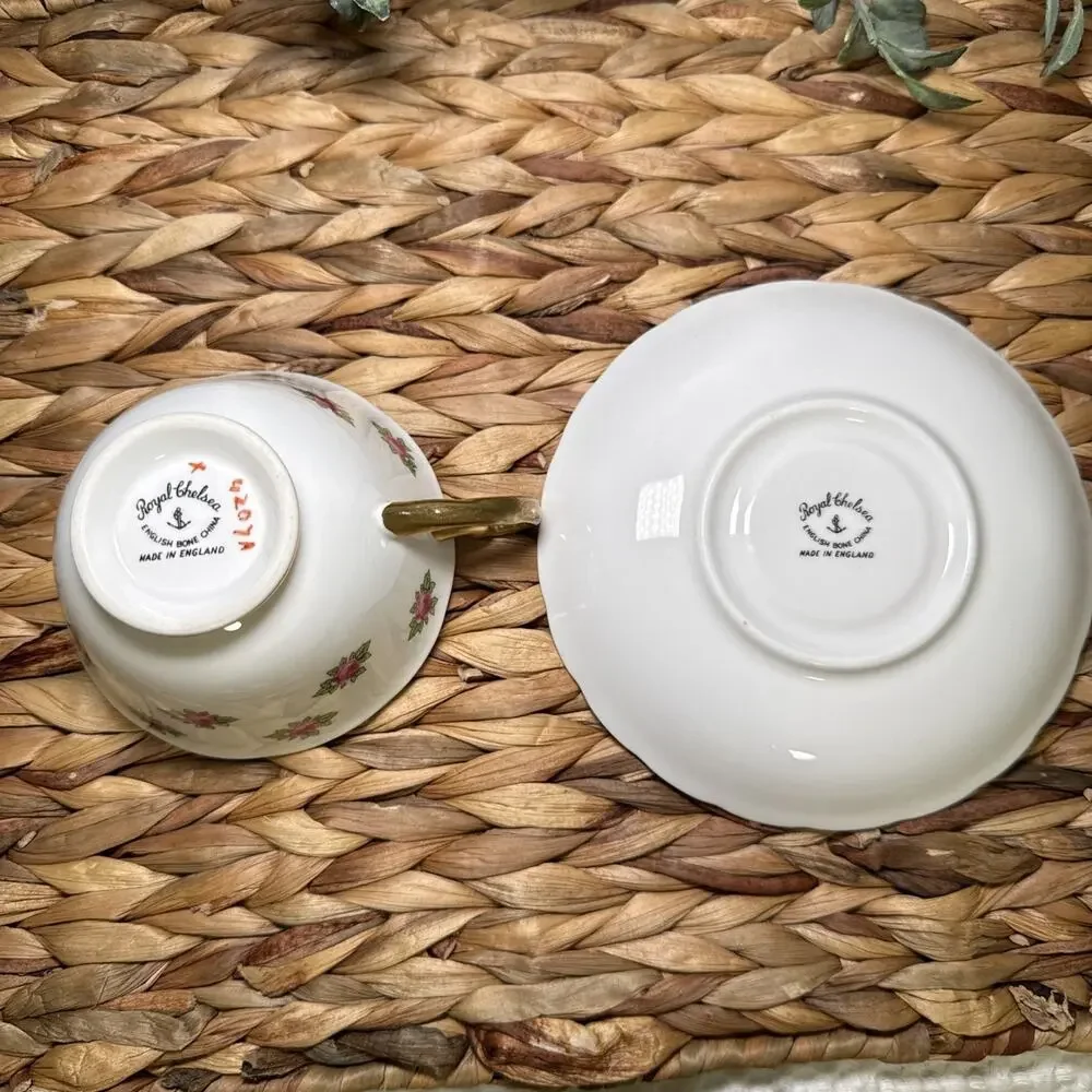 Royal Chelsea Fine Bone China Pink Floral Tea Cup & Saucer England Gold Trim Vtg